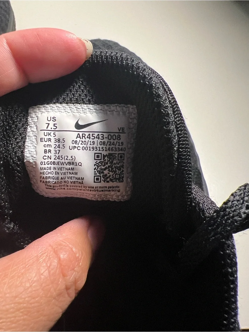 Nike Men's Black Athletic Training Shoes with Hook-and-Loop Strap